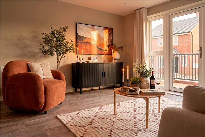 1 Bedroom Flat For Sale In "Orchards Type First Floor" At Chobham Road, Frimley, GU16