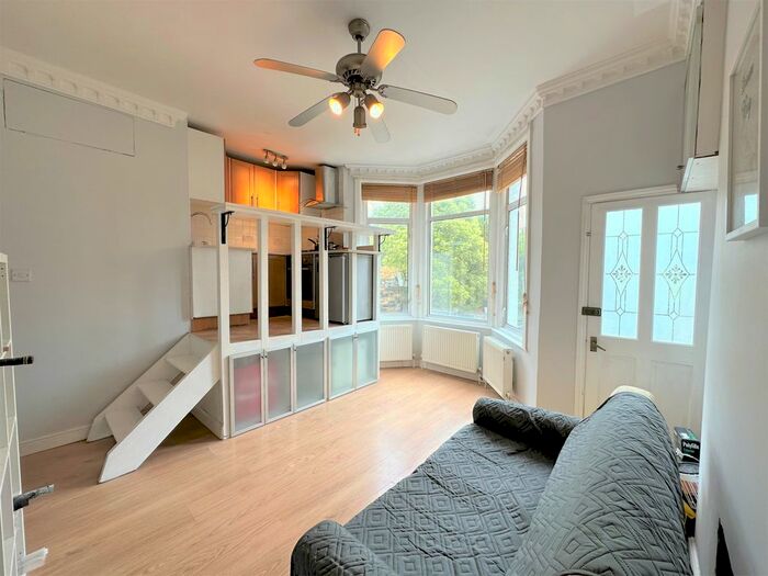 1 Bedroom Flat To Rent In Dawes Road, Fulham, London, SW6