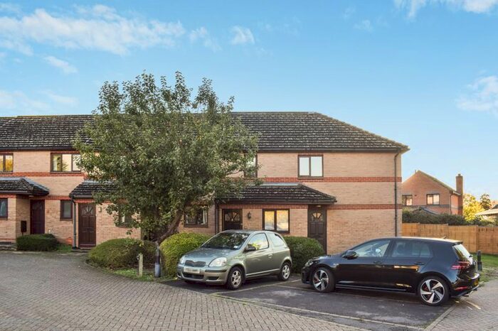 2 Bedroom Flat To Rent In Buckland Court, Bicester Road, Kidlington, OX5