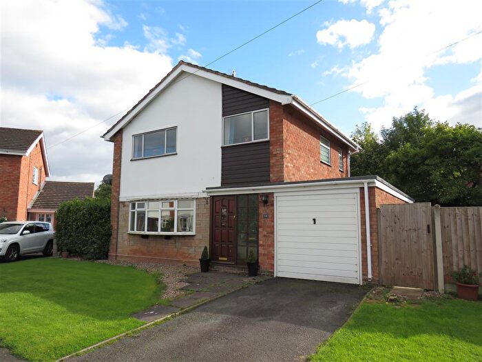 3 Bedroom Detached House To Rent In Hill Farm Close, Stafford, ST17