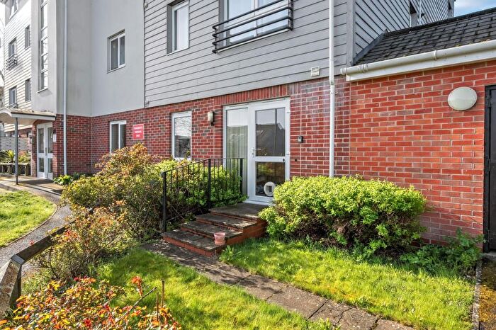 1 Bedroom Block Of Flats For Sale In Popley, Basingstoke, RG24