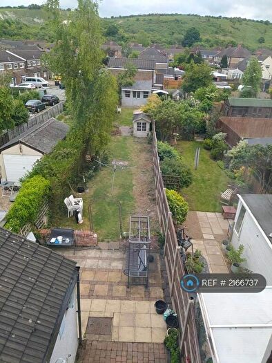 4 Bedroom Terraced House To Rent In Luton Road, Dunstable, LU5