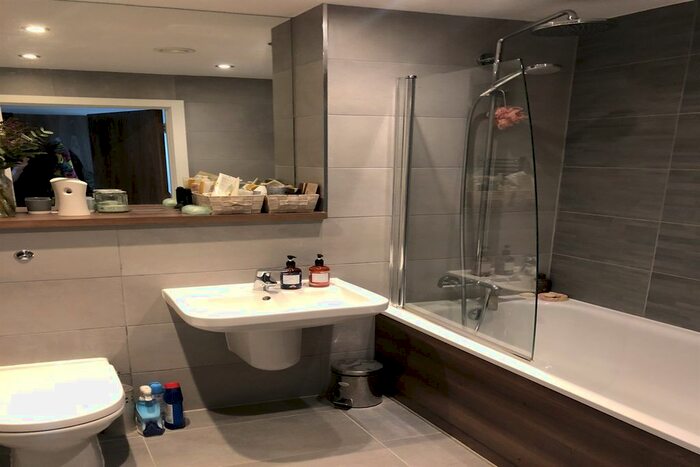 2 Bedroom Flat To Rent In Wilburn Basin, Ordsall Lane, M5