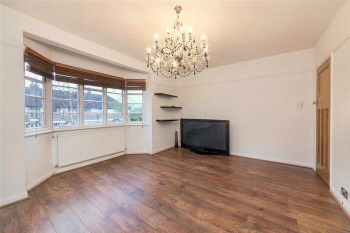 2 Bedroom Flat To Rent In Ossulton Way, Hampstead Garden Suburb, N2