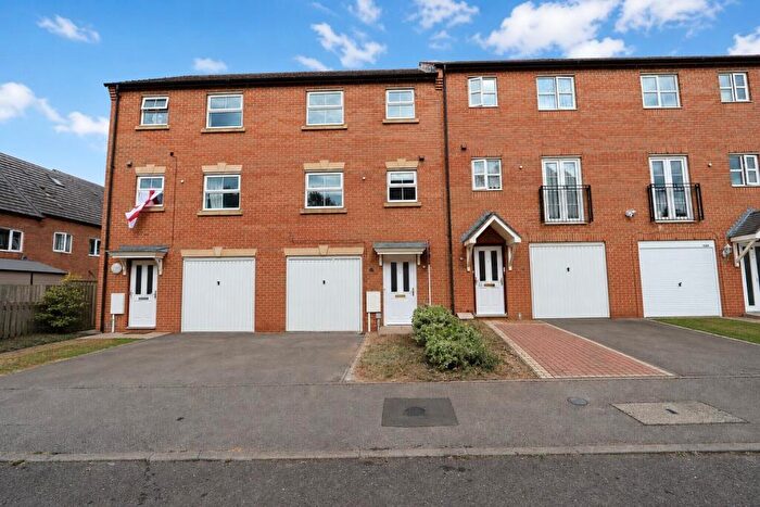 4 Bedroom Town House For Sale In Bellway Close, Kettering, NN16