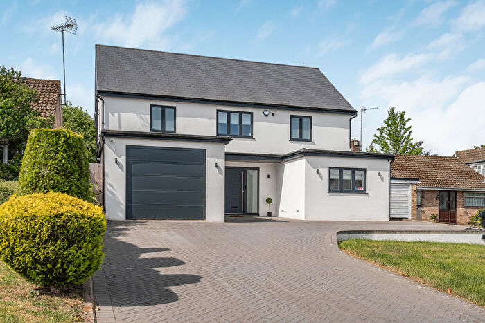 5 Bedroom Detached House For Sale In Tuffnells Way, Harpenden, AL5