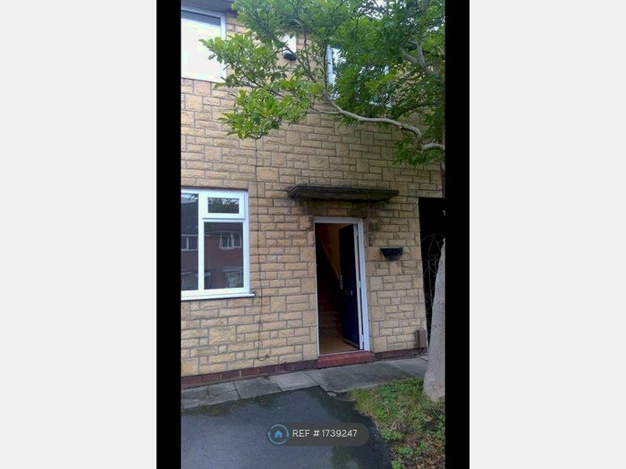 3 Bedroom Semi-Detached House To Rent In Hawes Avenue, Farnworth, Bolton, BL4