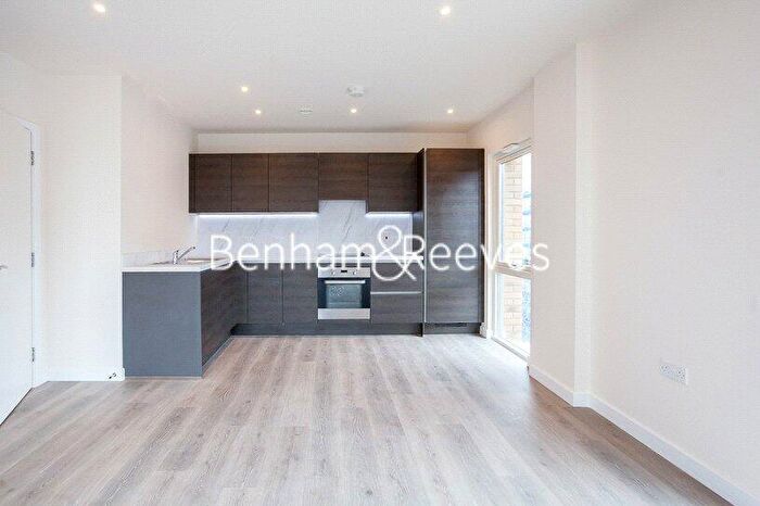 2 Bedroom Property To Rent In Royal Engineers Way, London, NW7