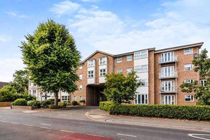 2 Bedroom Flat To Rent In Surbiton, KT6