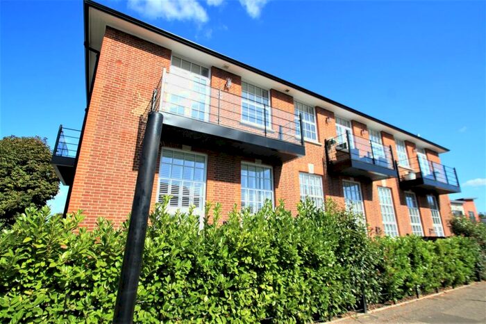 2 Bedroom Apartment To Rent In London Road, Leigh-On-Sea, SS9