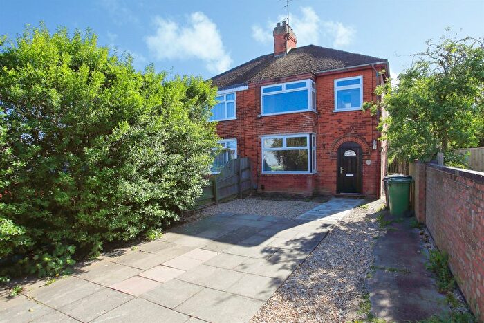 3 Bedroom Semi-Detached House For Sale In Lynton Road, Peterborough, PE1
