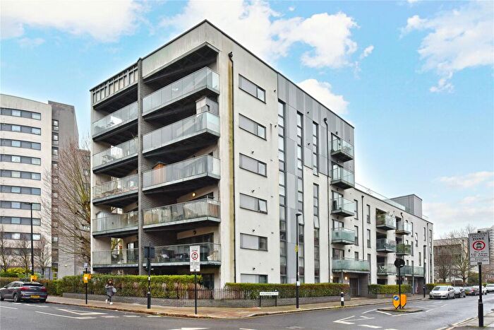 3 Bedroom Flat For Sale In Wallwood Street, London, E14