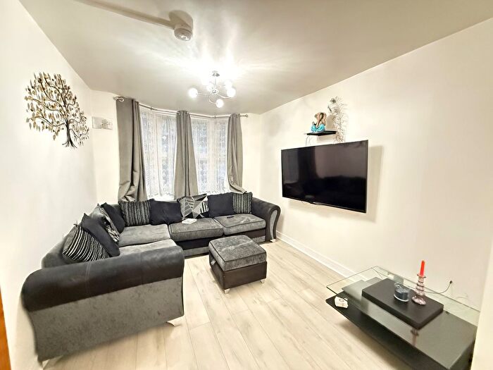 3 Bedroom Terraced House To Rent In Durban Road East, Watford, WD18