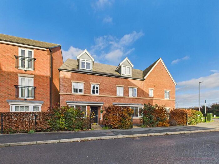 4 Bedroom Town House For Sale In Freshman Way, Market Harborough, LE16