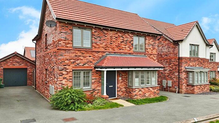4 Bedroom Detached House For Sale In Muirhead Close, Warwick, CV34