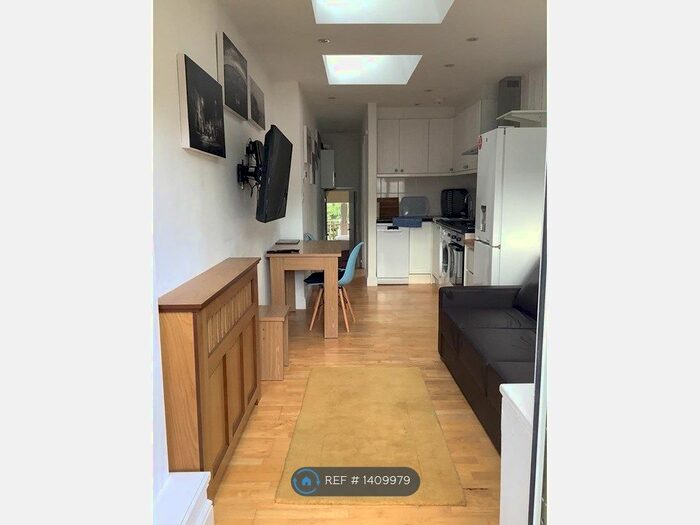 1 Bedroom Flat To Rent In Southsea Avenue, Minster On Sea, Sheerness, ME12