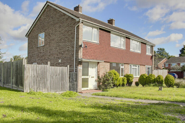 3 Bedroom Semi-Detached House To Rent In Gordon Road, Little Paxton, PE19