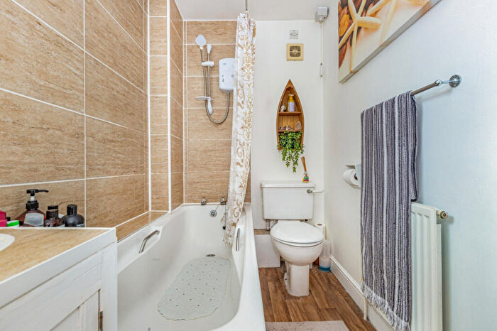 2 Bedroom Semi-Detached House For Sale In Havelock Road, Oxford, OX4