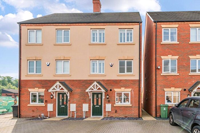 4 Bedroom Semi-Detached House For Sale In James Place, Flitwick, MK45