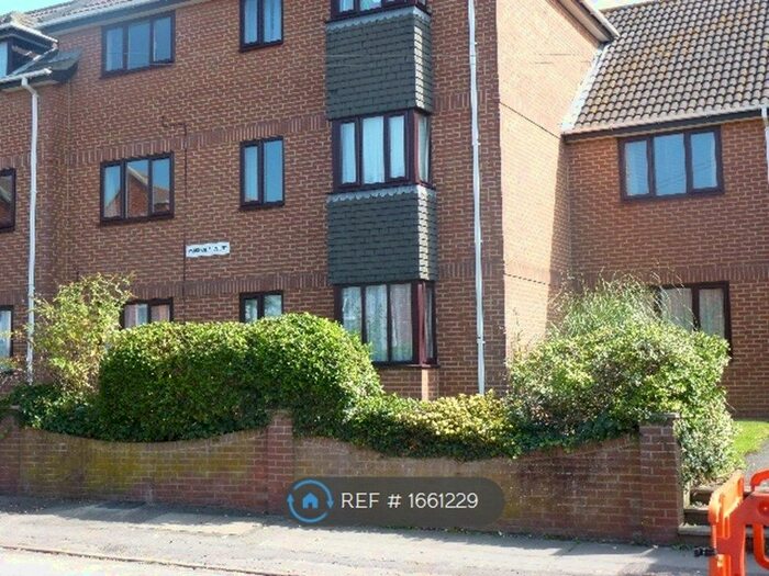 2 Bedroom Flat To Rent In B, Southampton, SO15