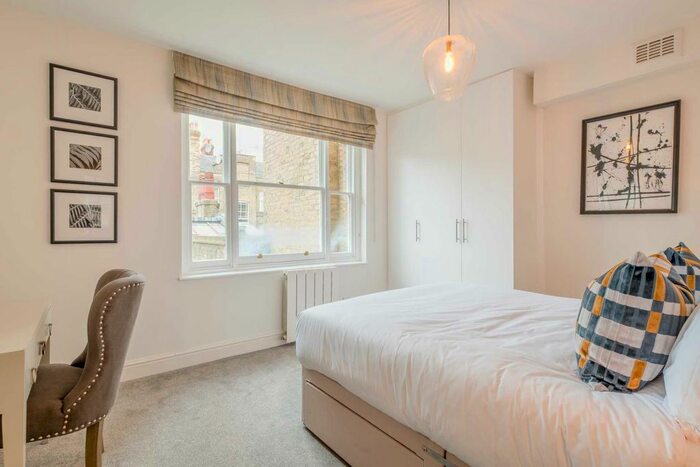 2 Bedroom Flat To Rent In Nottingham Place, Marylebone, W1U