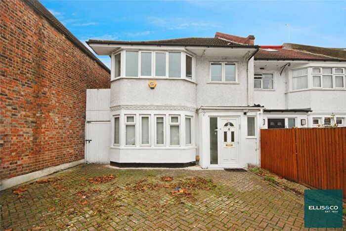 2 Bedroom Flat For Sale In Hamilton Road, Golders Green, NW11