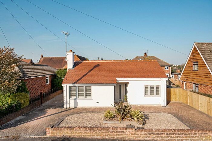 3 Bedroom Detached Bungalow For Sale In Golf Links Avenue, Tadcaster, LS24