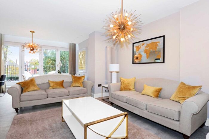 2 Bedroom Flat To Rent In Lyndhurst Road, Hampstead, NW3