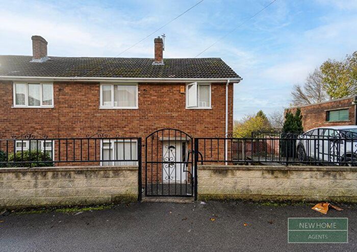 3 Bedroom Semi Detached House For Sale In Heights Drive, Leeds, LS12