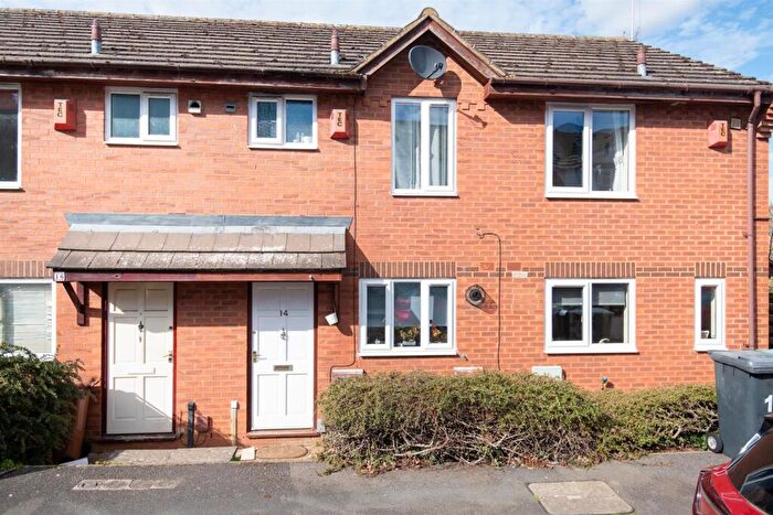 2 Bedroom Terraced House For Sale In Castle Road, Wellingborough, NN8
