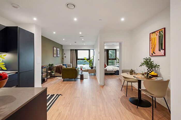 1 Bedroom Flat To Rent In Uncle Acton, Victoria Road, London, W3