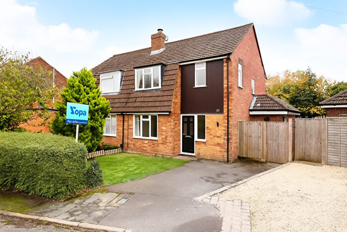 3 Bedroom Semi Detached House For Sale In Forge Close, High Wycombe, HP15
