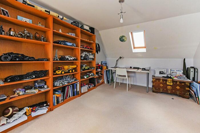 5 Bedroom Detached House For Sale In Canada Way, Liphook, Hampshire, GU30