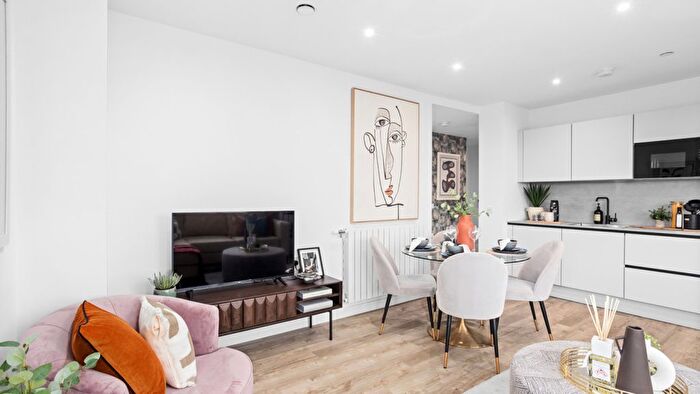 2 Bedroom Flat For Sale In Pegler Square, London, SE3