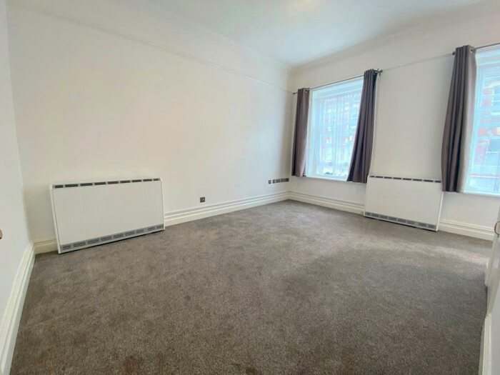 2 Bedroom Apartment To Rent In Poole Road, Bournemouth, BH4