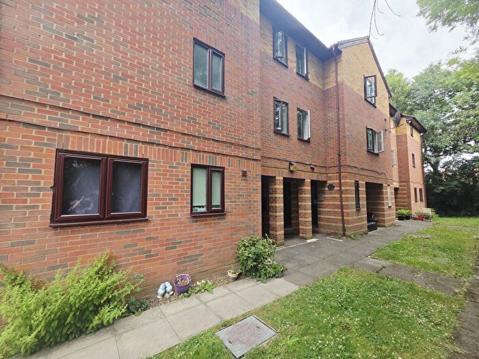 Studio To Rent In Glyn Avenue, Barnet, EN4