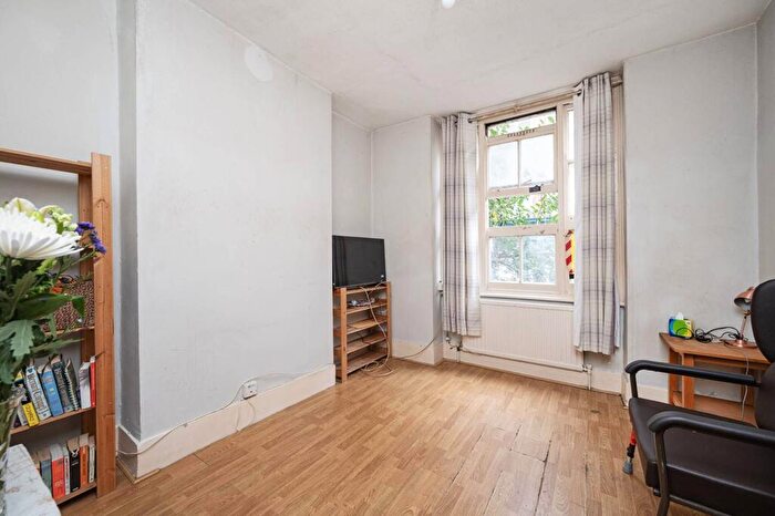1 Bedroom Flat For Sale In Clerkenwell Road, Clerkenwell, London, EC1R
