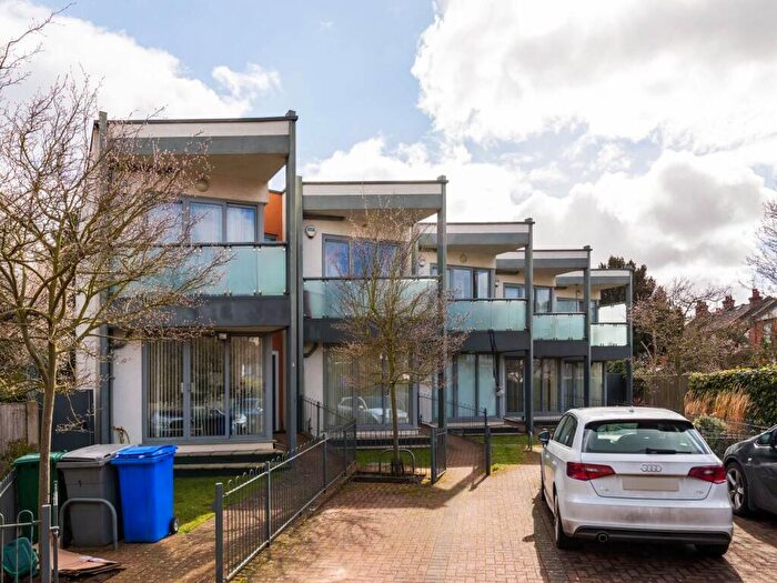 4 Bedroom House To Rent In Imperial Close, Willesden, London, NW2