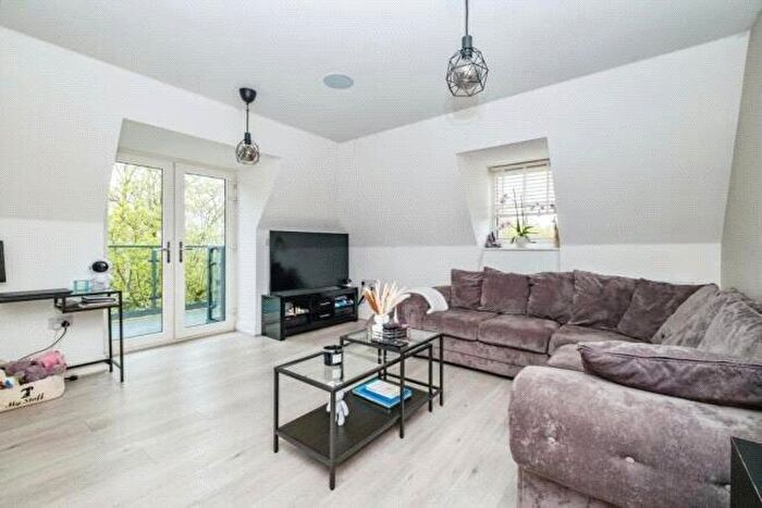 1 Bedroom Apartment For Sale In Parkhurst House, Mill Road, Epsom, KT17