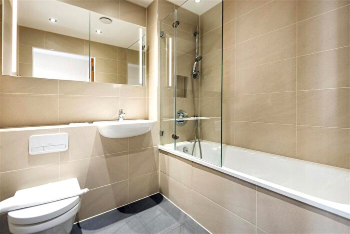 2 Bedroom Apartment To Rent In Back Church Lane, London, E1