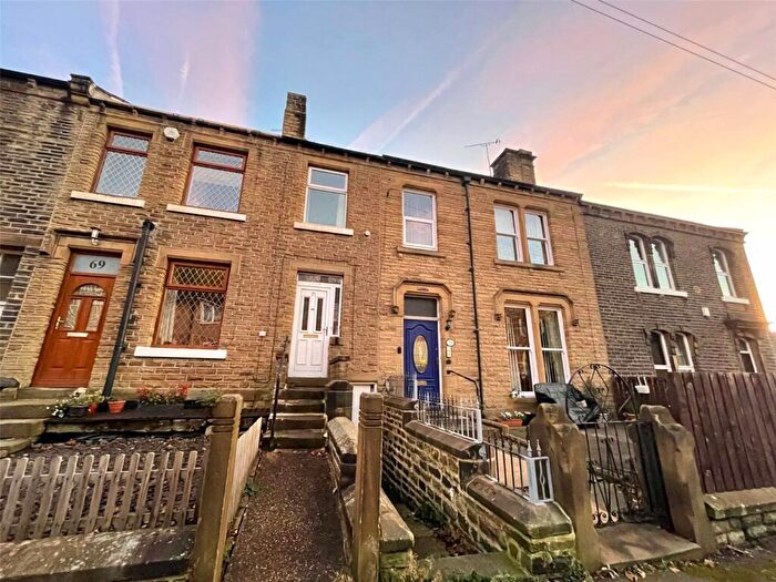 2 Bedroom Terraced House For Sale In Armitage Road, Milnsbridge, Huddersfield, HD3