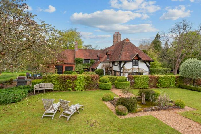 5 Bedroom Detached House To Rent In Fulbrook Lane, Elstead, Godalming, GU8