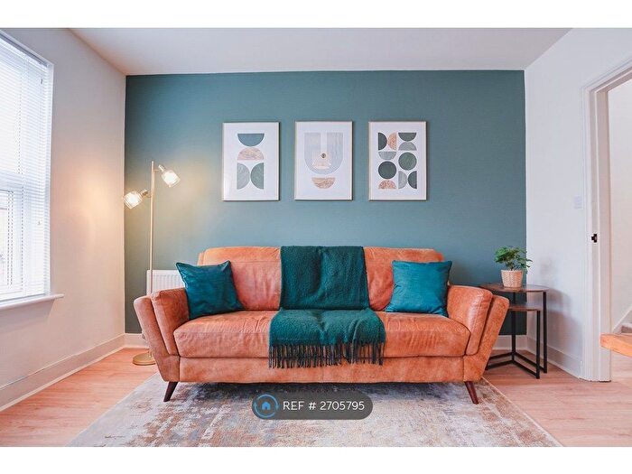 2 Bedroom Flat To Rent In Norfolk Road, Reading, RG30