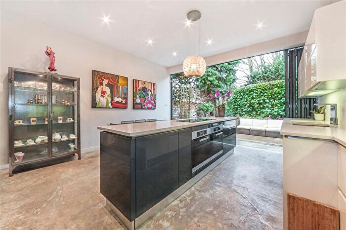 4 Bedroom Terraced House For Sale In North End Road, Golders Green, NW11