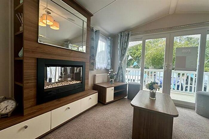 3 Bedroom Park Home For Sale In Tattershall Lakes Country Park, LN4