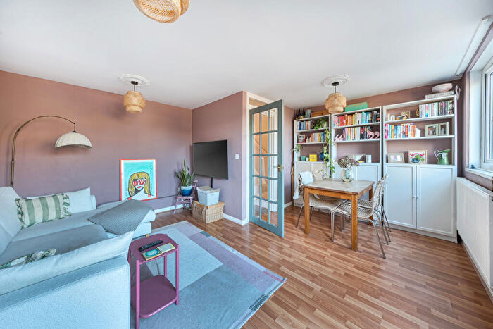 2 Bedroom Maisonette For Sale In Havil Street, London, SE5