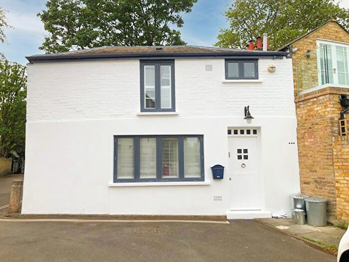 1 Bedroom Link Detached House To Rent In Westerley Ware, Kew, Richmond, TW9