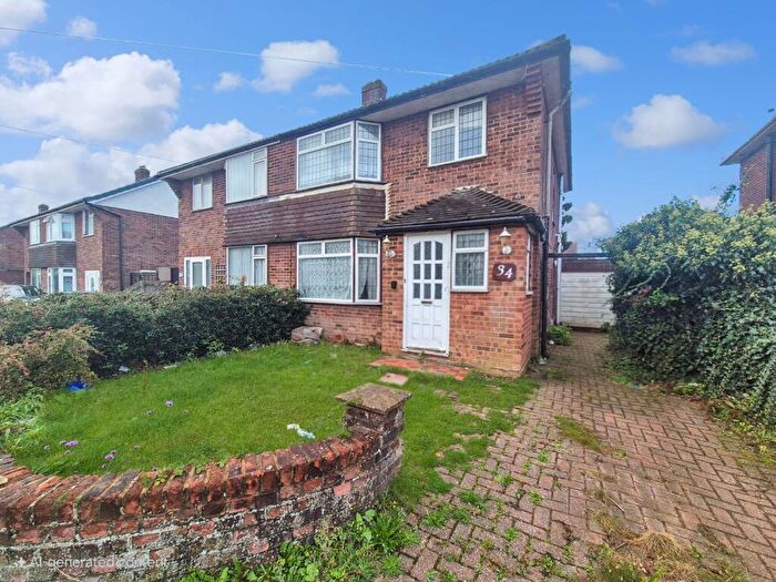 3 Bedroom Semi-Detached House For Sale In Silecroft Road, Luton, Bedfordshire, LU2