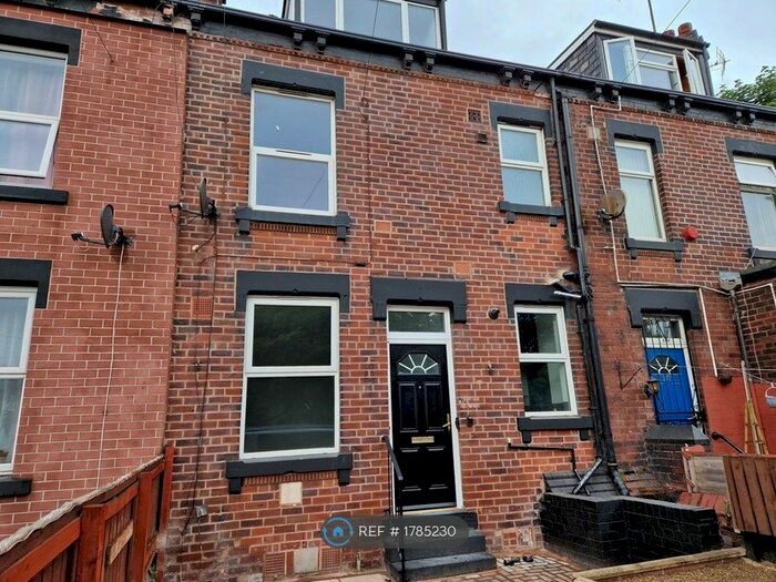 3 Bedroom Terraced House To Rent In Moor Road, Hunslet, Leeds, West Yorkshire, LS10