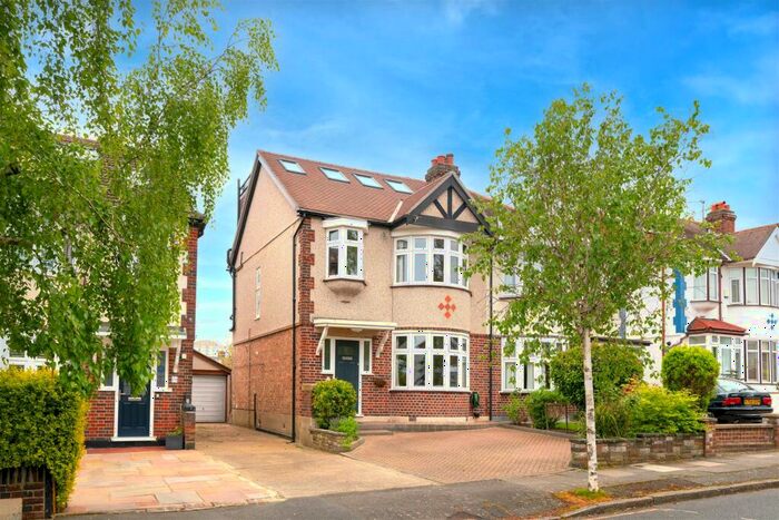 4 Bedroom Semi-Detached House To Rent In Arundel Avenue, Morden, SM4